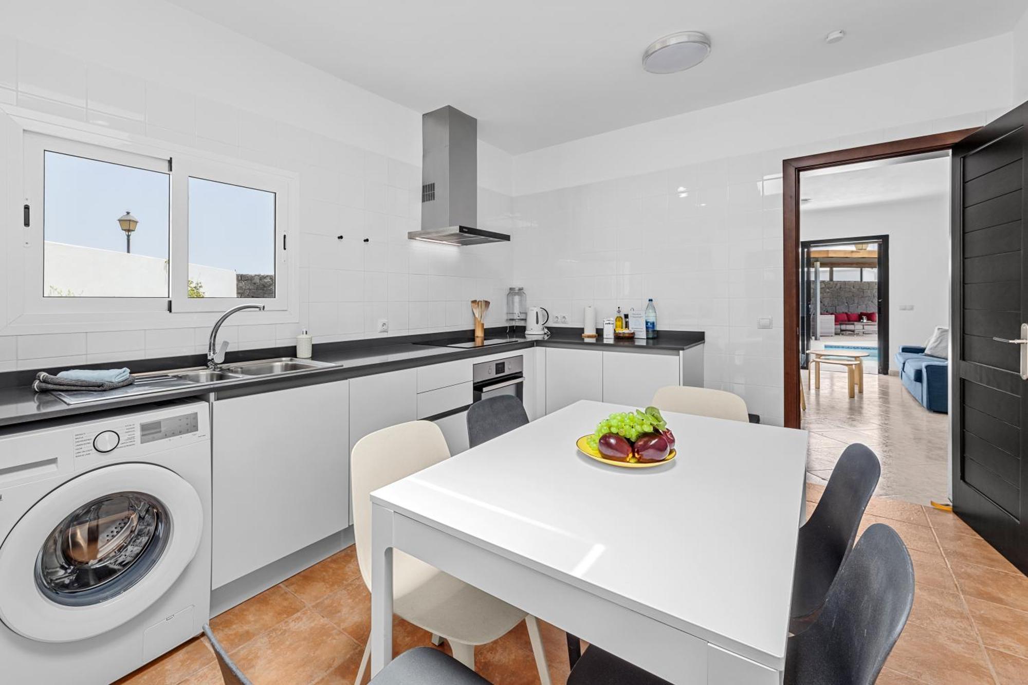 3 Bedroom Villa With Private Pool Close To Papagayo Beach Playa Blanca  Luaran gambar